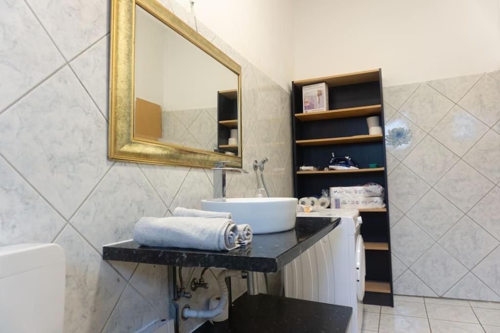 Apartment In Wuppertal - Charmante 3-Zimmer-Oase Mit Kamin Und Badewanne Exterior foto