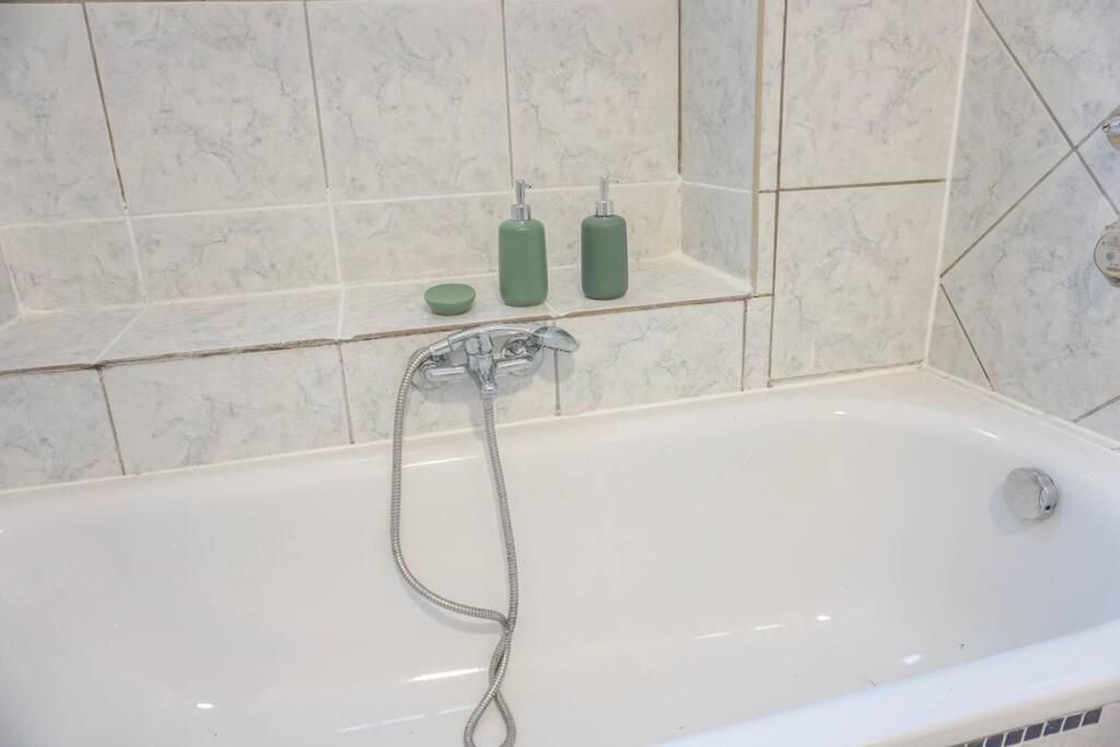 Apartment In Wuppertal - Charmante 3-Zimmer-Oase Mit Kamin Und Badewanne Exterior foto