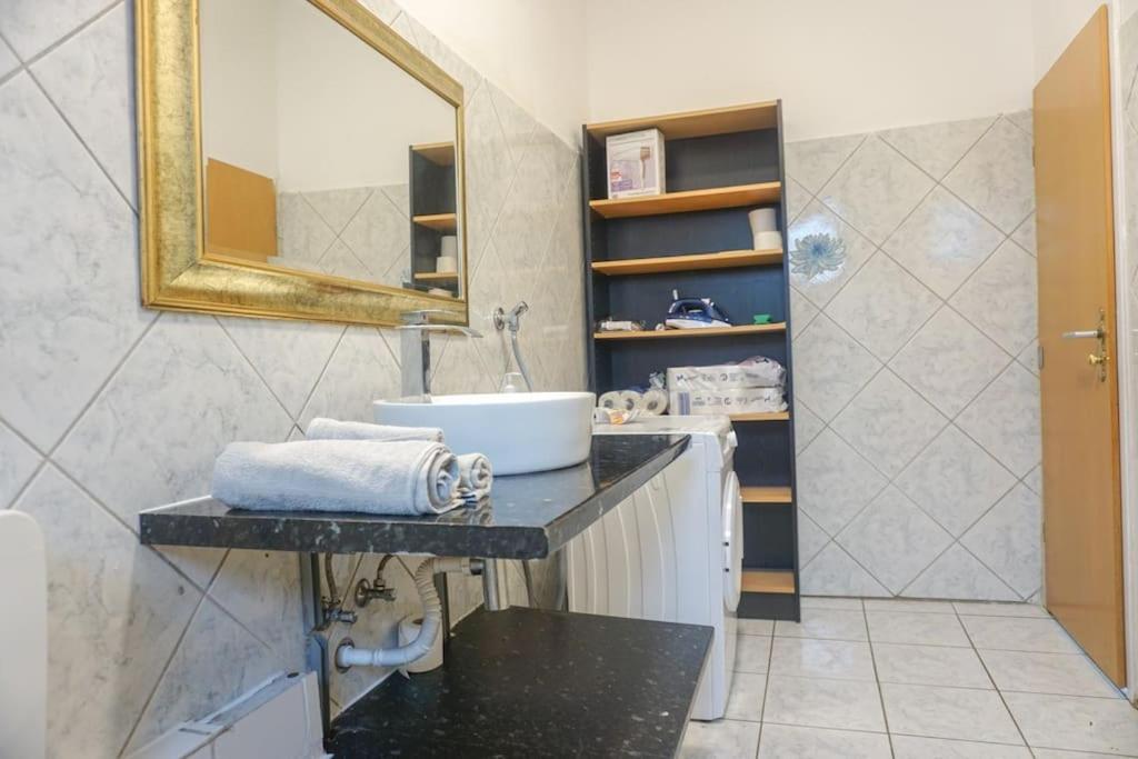Apartment In Wuppertal - Charmante 3-Zimmer-Oase Mit Kamin Und Badewanne Exterior foto